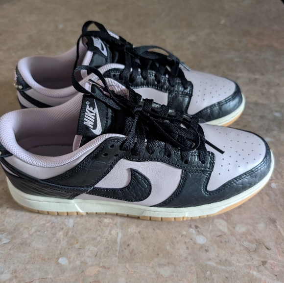 Nike Dunk Low 2024 Pink Foam Platinum Violet Coconut #HF9191-001 Men Size 8 - Picture 1 of 10
